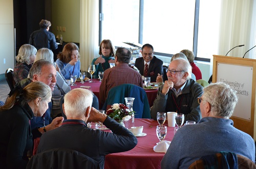 reunion alumni at lunch