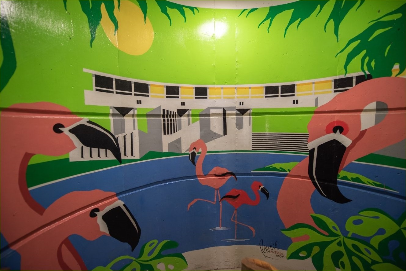 Mural with flamingos